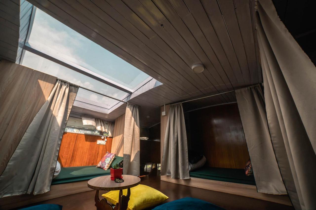 Tag Along 2 0 Hostel Гангток Экстерьер фото