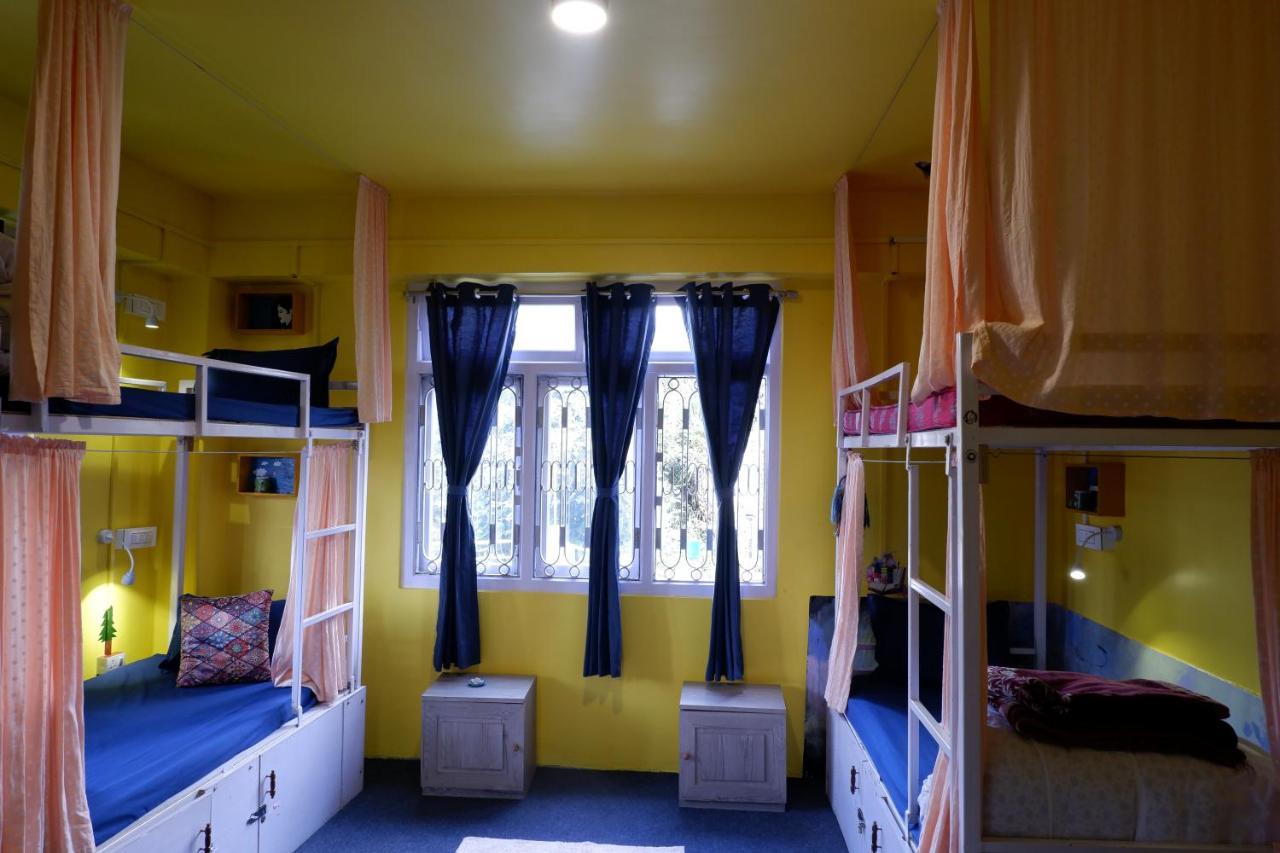 Tag Along 2 0 Hostel Гангток Экстерьер фото
