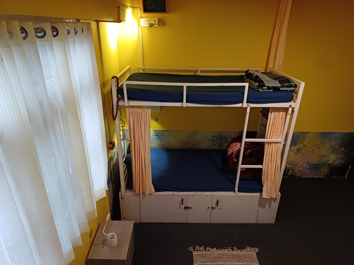Tag Along 2 0 Hostel Гангток Экстерьер фото
